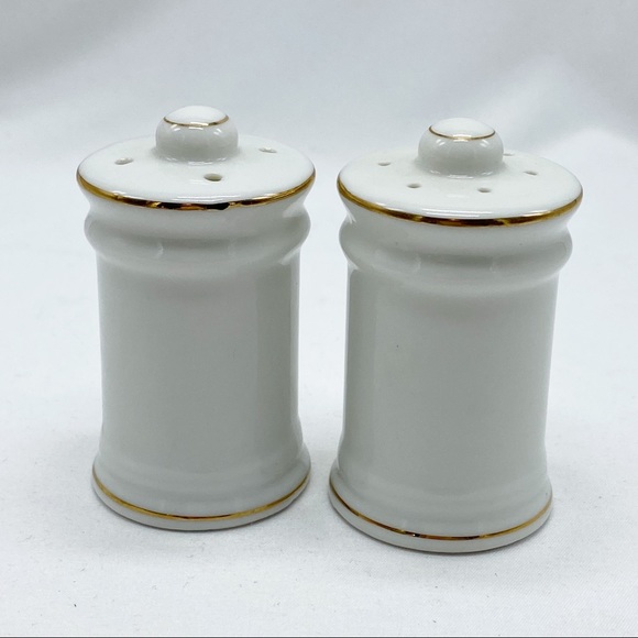 Vintage 1960's Disney Mickey Mouse Salt & Pepper Shakers - Picture 2 of 4